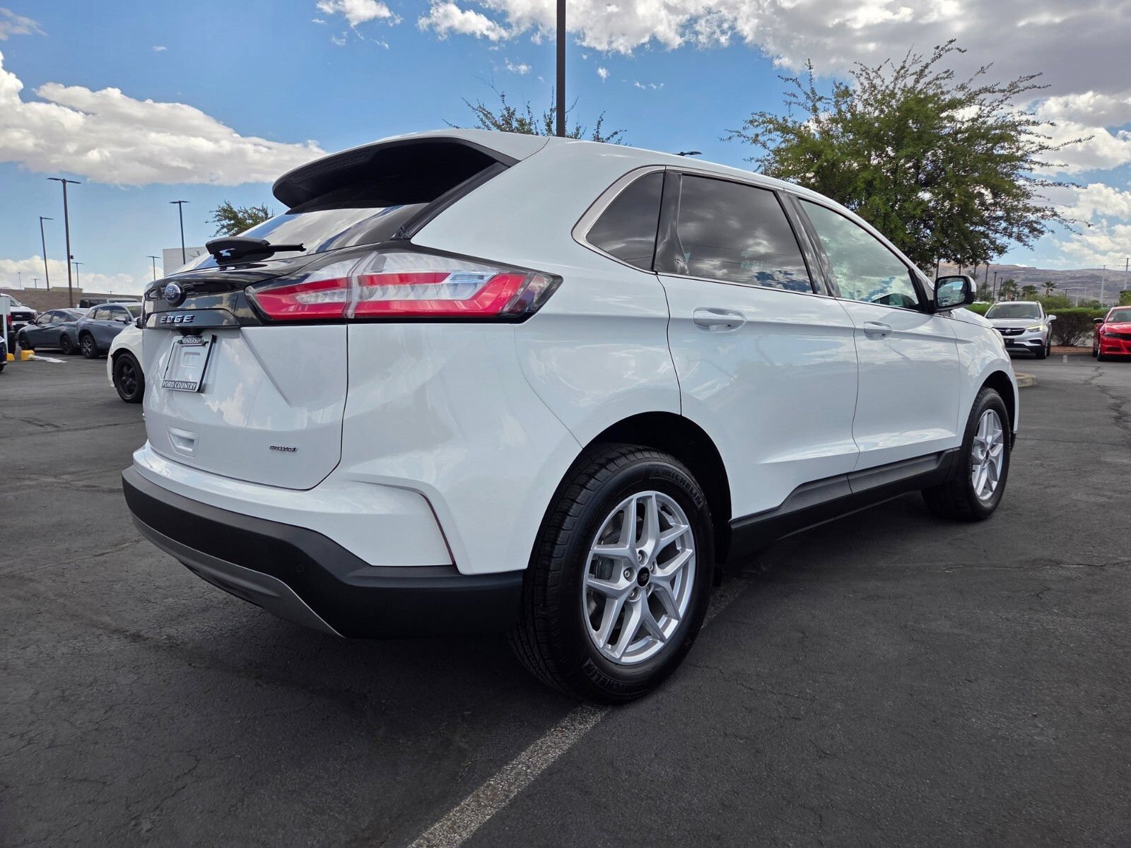 Certified 2023 Ford Edge SEL w/ Convenience Package AWD/4WD image 6