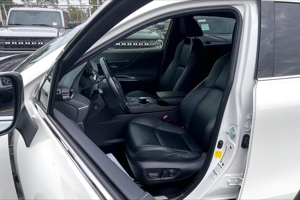 Used 2022 Toyota Venza XLE AWD/4WD image 24