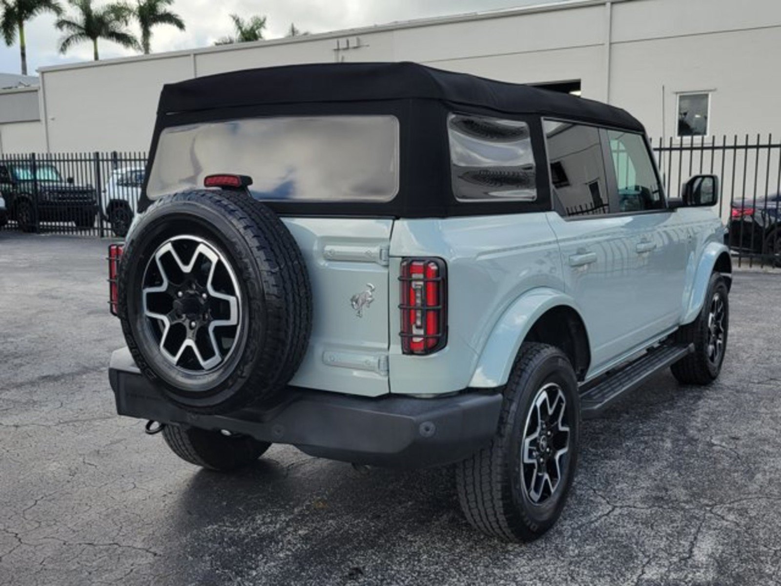 Certified 2023 Ford Bronco Outer Banks AWD/4WD image 7