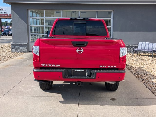 Used 2024 Nissan Titan SV w/ SV Convenience Package AWD/4WD image 5