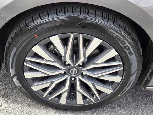 Used 2024 Nissan Altima 2.5 SV image 17