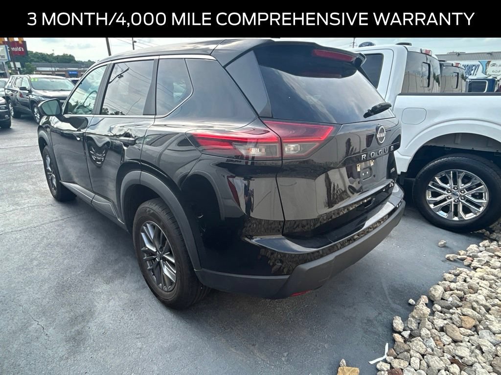 Used 2024 Nissan Rogue S AWD/4WD image 3