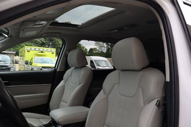 Used 2023 Kia Telluride EX w/ EX Captain's Chair Package AWD/4WD image 4