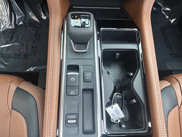 Used 2024 Nissan Pathfinder Platinum w/ Cargo Package FWD image 25