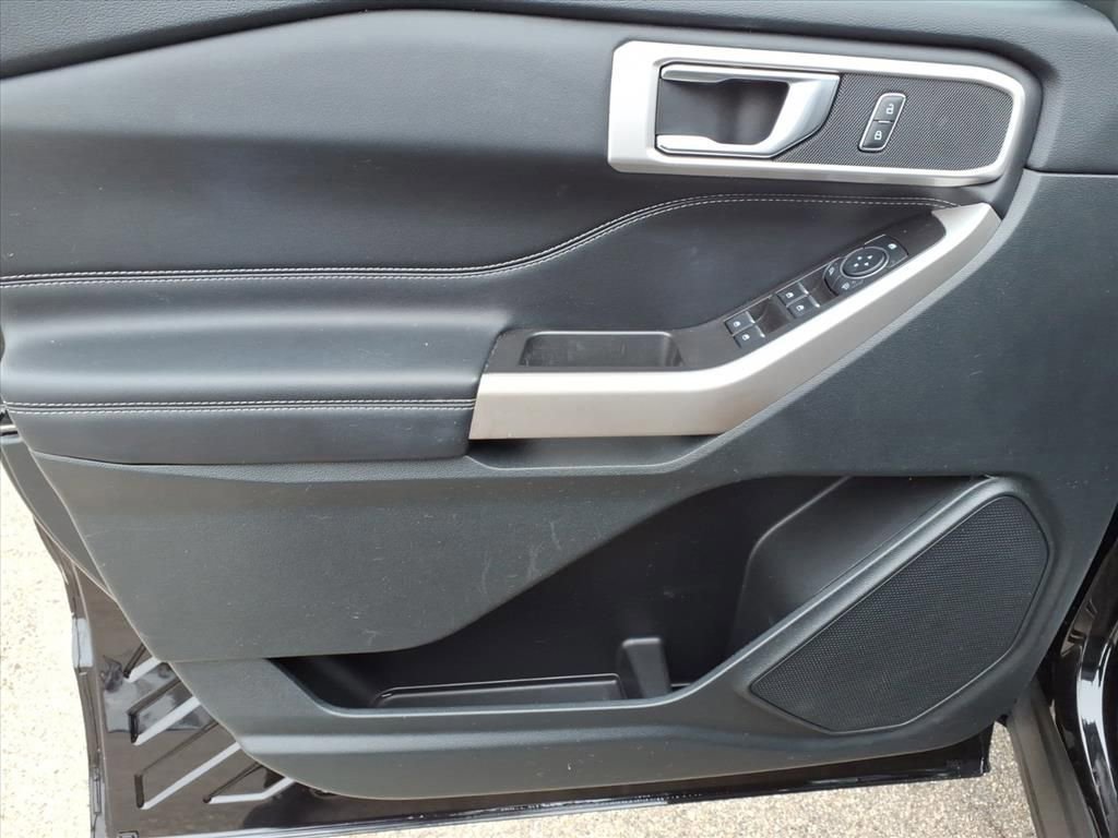 Certified 2024 Ford Explorer XLT w/ Equipment Group 202A image 14