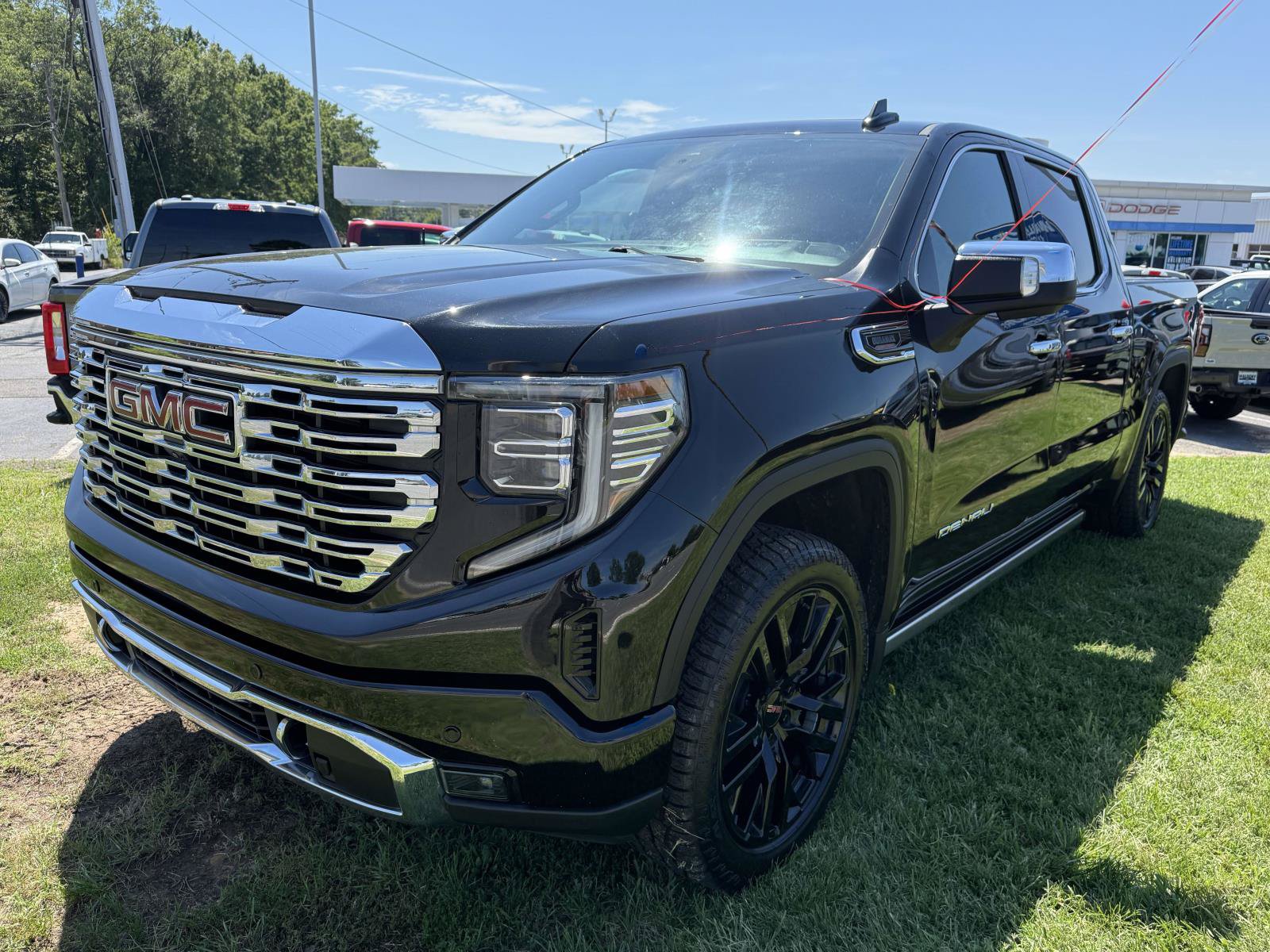 Used 2023 GMC Sierra 1500 Denali w/ Denali Reserve Package AWD/4WD image 5