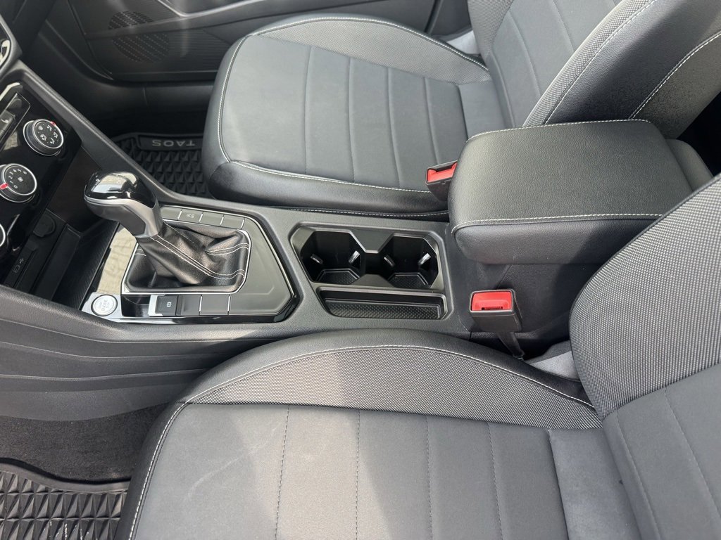Used 2023 Volkswagen Taos SE w/ Panoramic Sunroof Package image 17