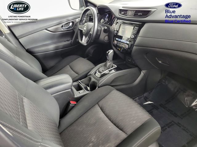 Used 2020 Nissan Rogue SV image 19