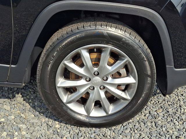 Used 2018 Jeep Cherokee Limited AWD/4WD image 8