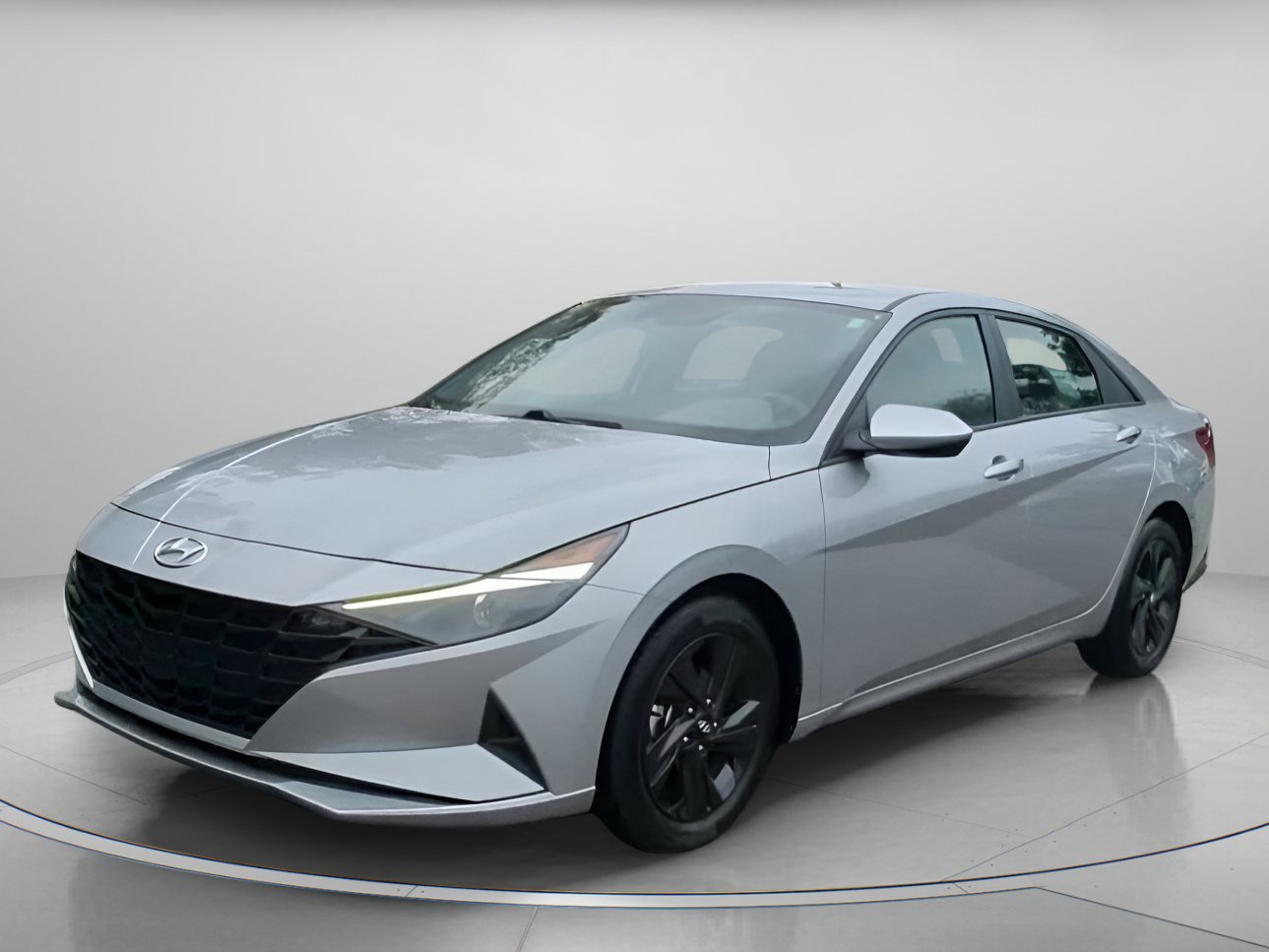 Used 2023 Hyundai Elantra SEL w/ Cargo Package image 4