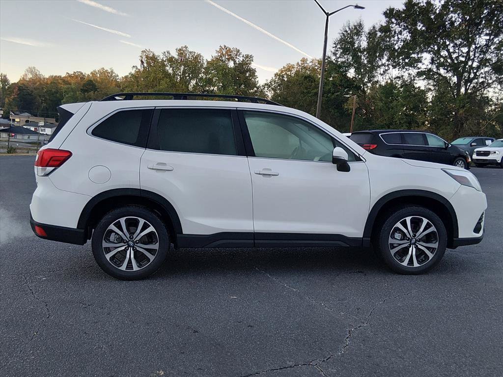 Used 2023 Subaru Forester Limited AWD/4WD image 3
