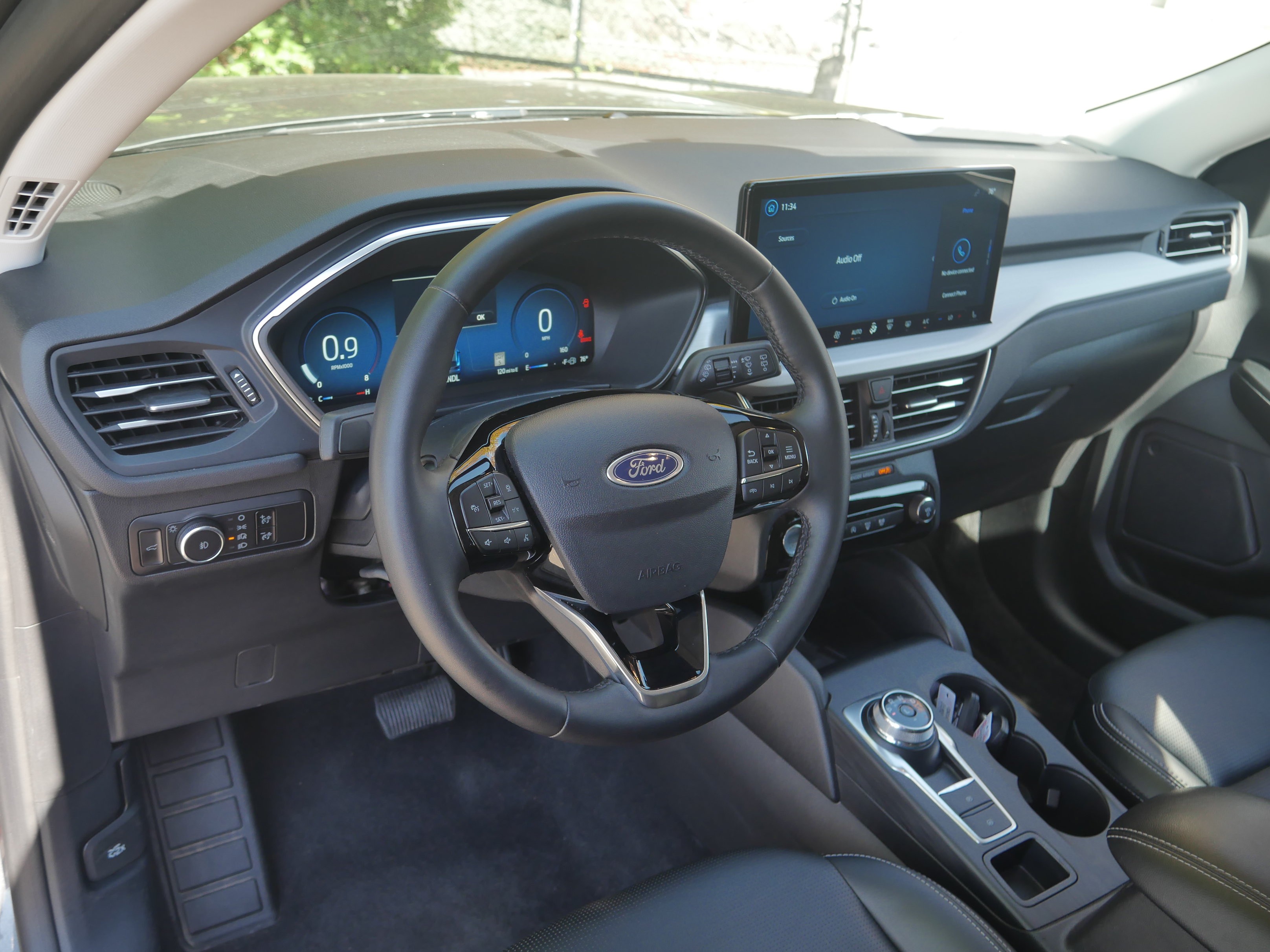 Certified 2025 Ford Escape Platinum AWD/4WD image 4