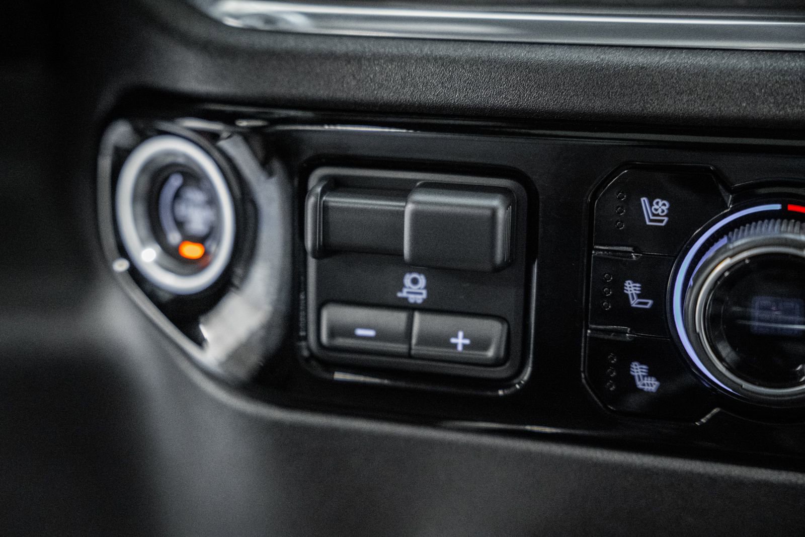 Used 2023 Chevrolet Silverado 1500 High Country w/ High Country Premium Package image 34