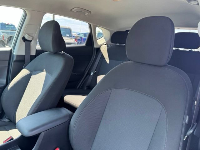 Used 2025 Hyundai Kona SEL FWD image 25