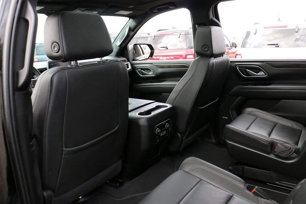 Used 2022 Chevrolet Suburban Z71 w/ Luxury Package image 24