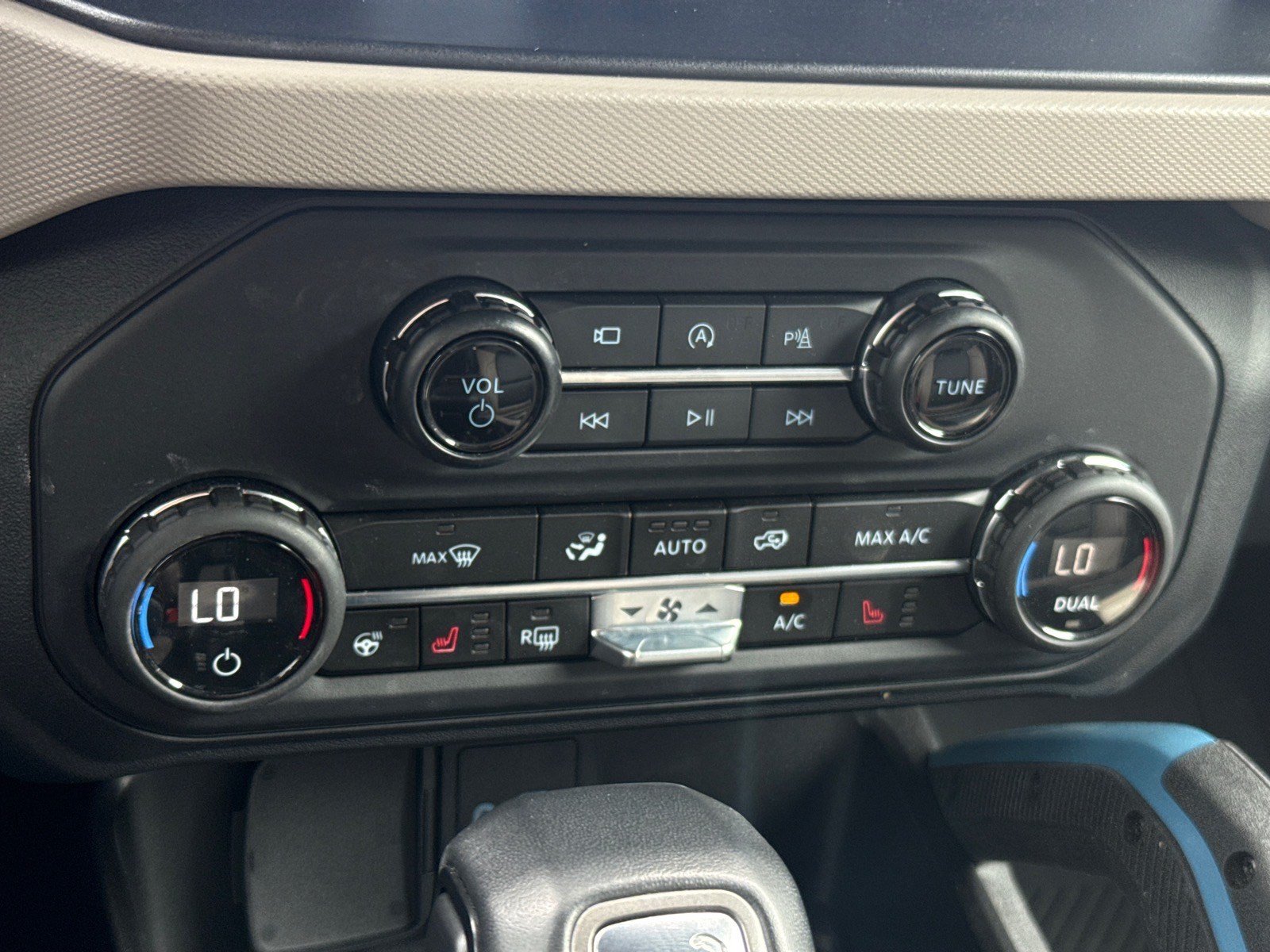 Certified 2023 Ford Bronco Wildtrak AWD/4WD image 19