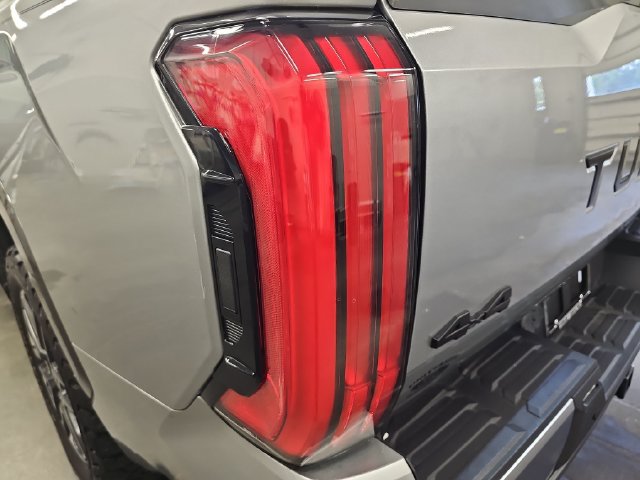 Used 2024 Toyota Tundra Limited AWD/4WD image 33