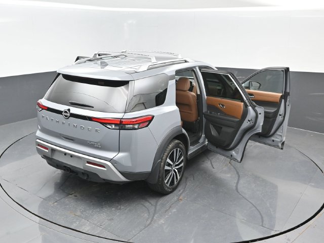 Used 2024 Nissan Pathfinder Platinum AWD/4WD image 29