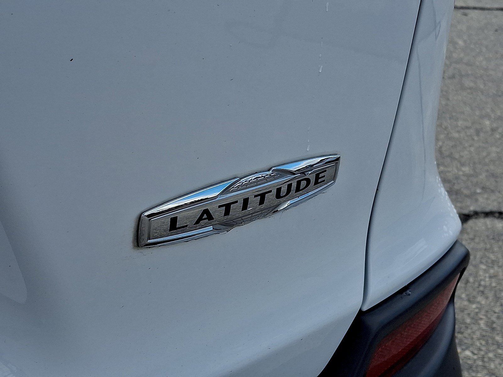 Used 2019 Jeep Cherokee Latitude w/ Popular Appearance Group FWD image 30