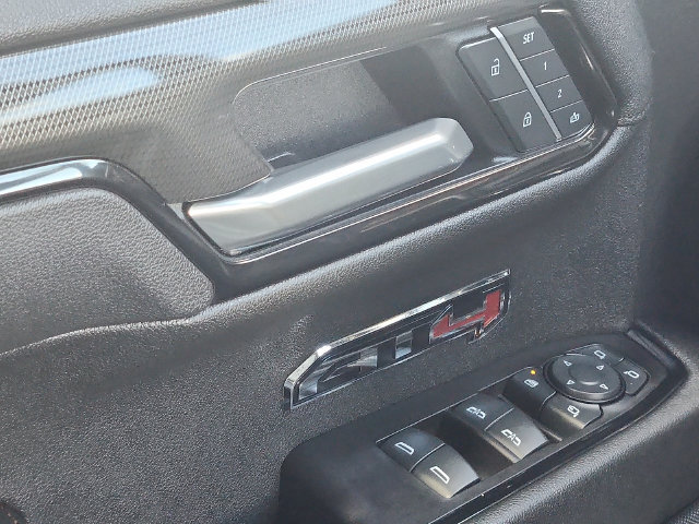 Used 2025 GMC Sierra 1500 AT4 w/ AT4 Premium Package AWD/4WD image 11