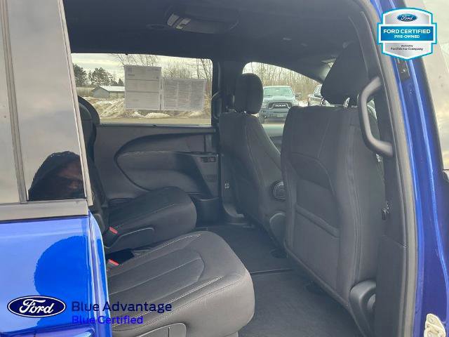 Used 2021 Chrysler Pacifica Touring image 28