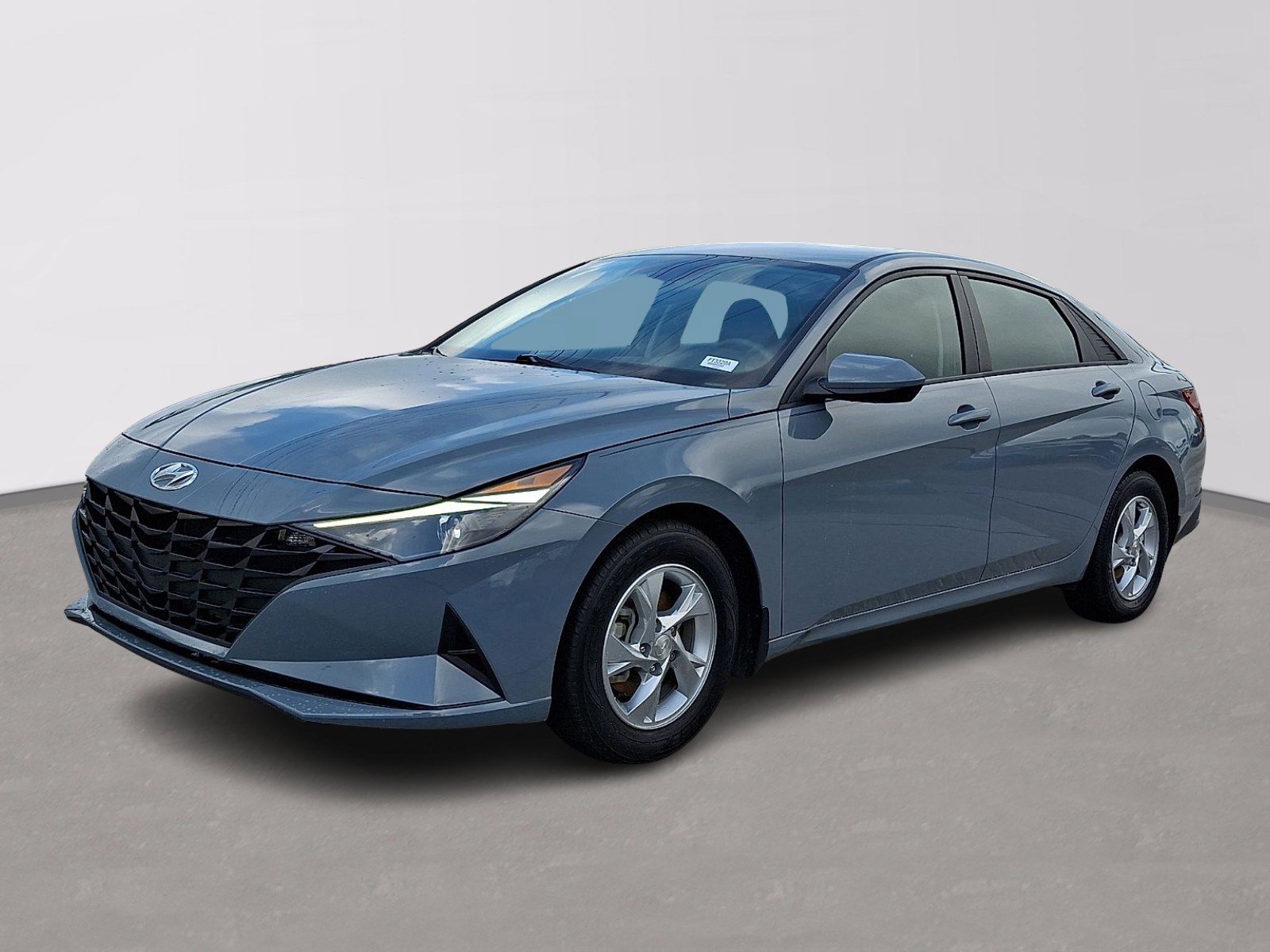 Used 2022 Hyundai Elantra SE FWD image 3