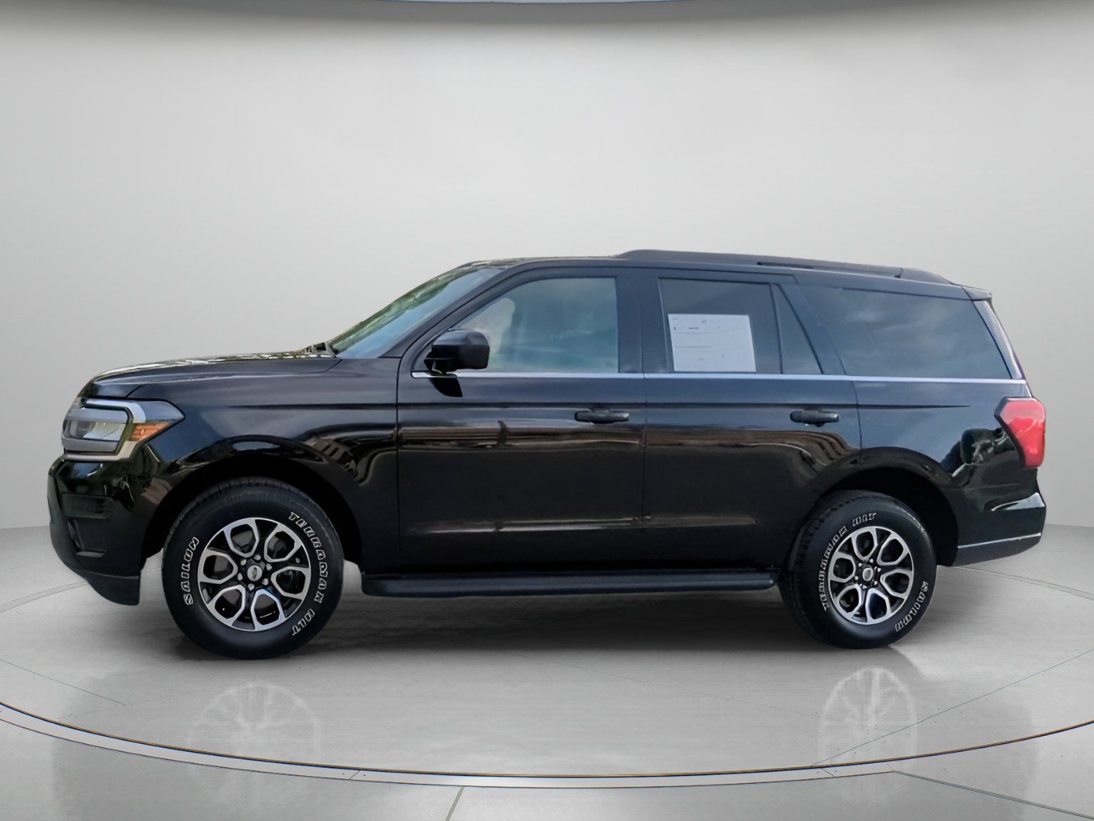 Certified 2024 Ford Expedition XLT RWD image 15