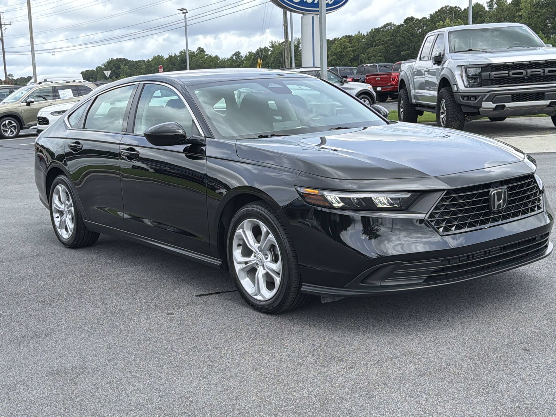 Used 2025 Honda Accord LX image 27