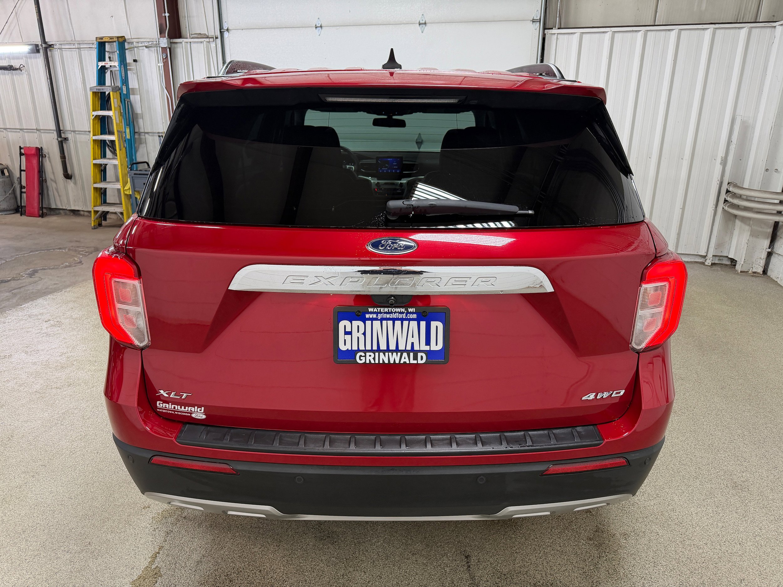 Certified 2021 Ford Explorer XLT w/ Equipment Group 202A AWD/4WD image 34