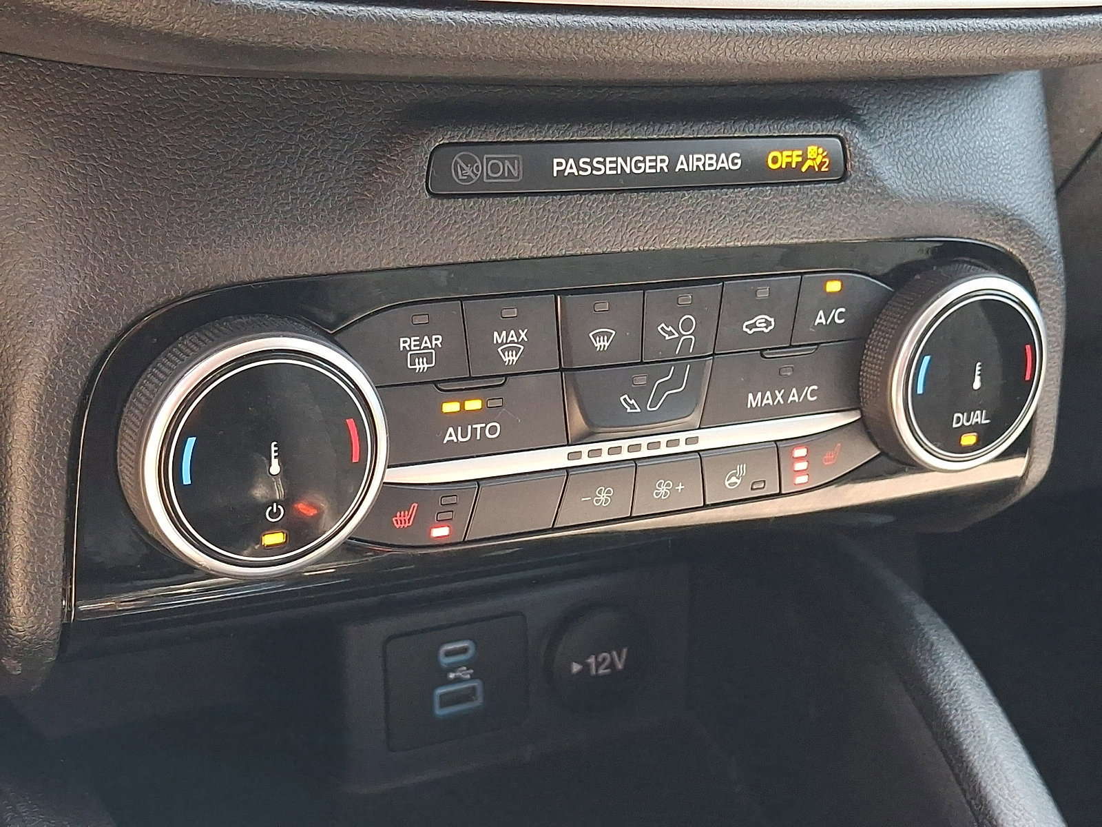 Certified 2022 Ford Escape SE w/ SE Sport Appearance Package AWD/4WD image 17