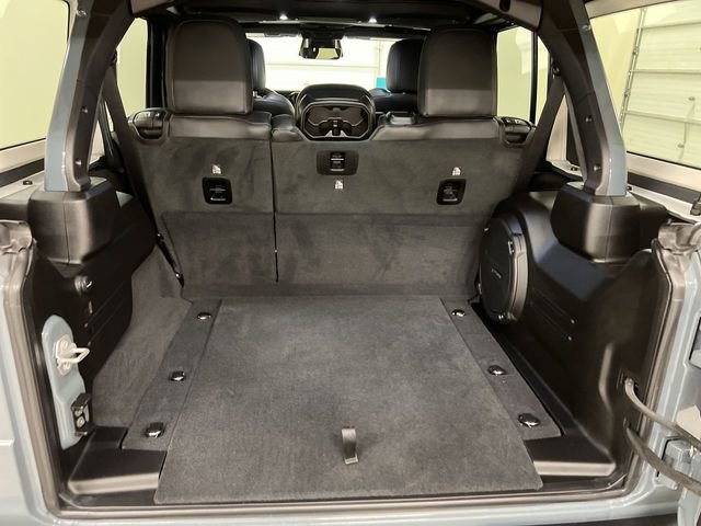 Used 2025 Jeep Wrangler Unlimited Rubicon AWD/4WD image 19