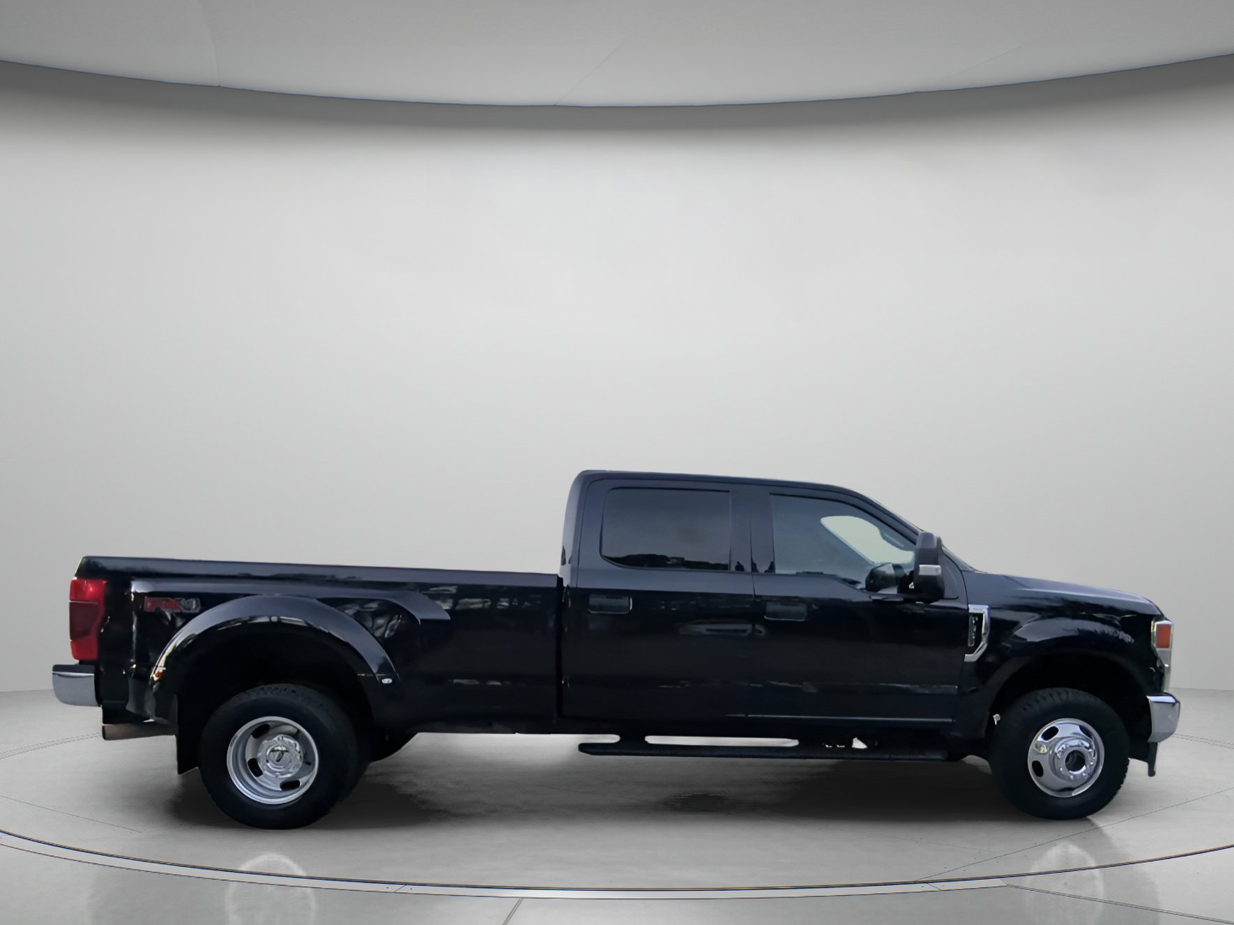 Certified 2020 Ford F350 XLT w/ XLT Value Package AWD/4WD image 31