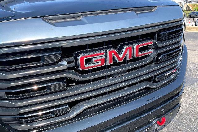 Used 2024 GMC Sierra 1500 AT4 w/ Technology Package AWD/4WD image 5