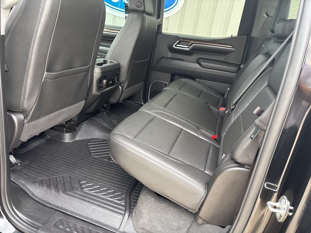 Used 2024 Chevrolet Silverado 1500 RST AWD/4WD image 30