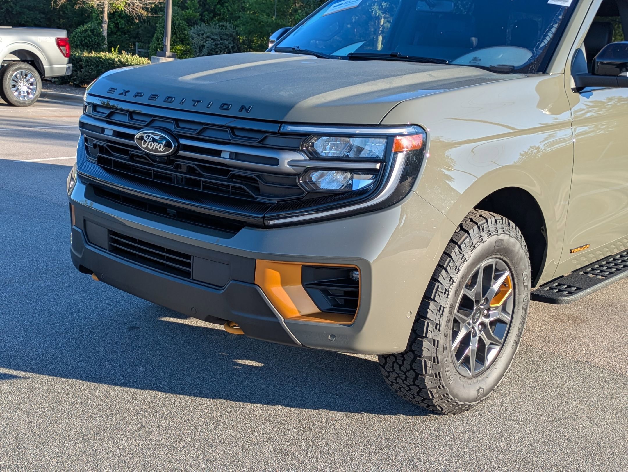Certified 2025 Ford Expedition Tremor AWD/4WD image 10