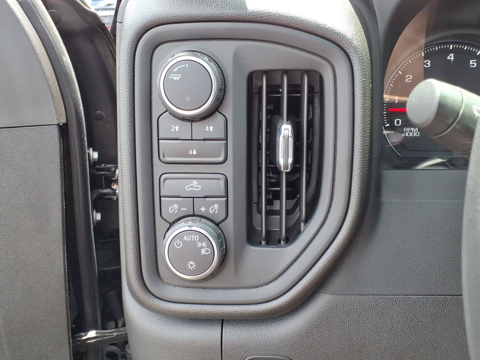 Used 2023 Chevrolet Silverado 2500 Custom w/ Custom Convenience Package AWD/4WD image 24