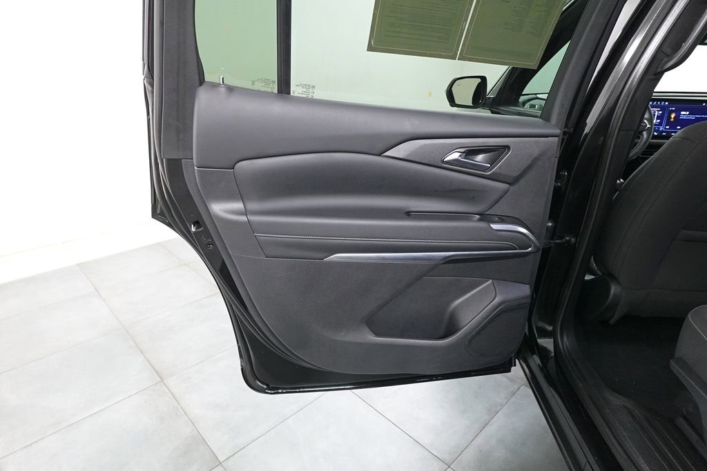Used 2024 Chevrolet Traverse LT image 22