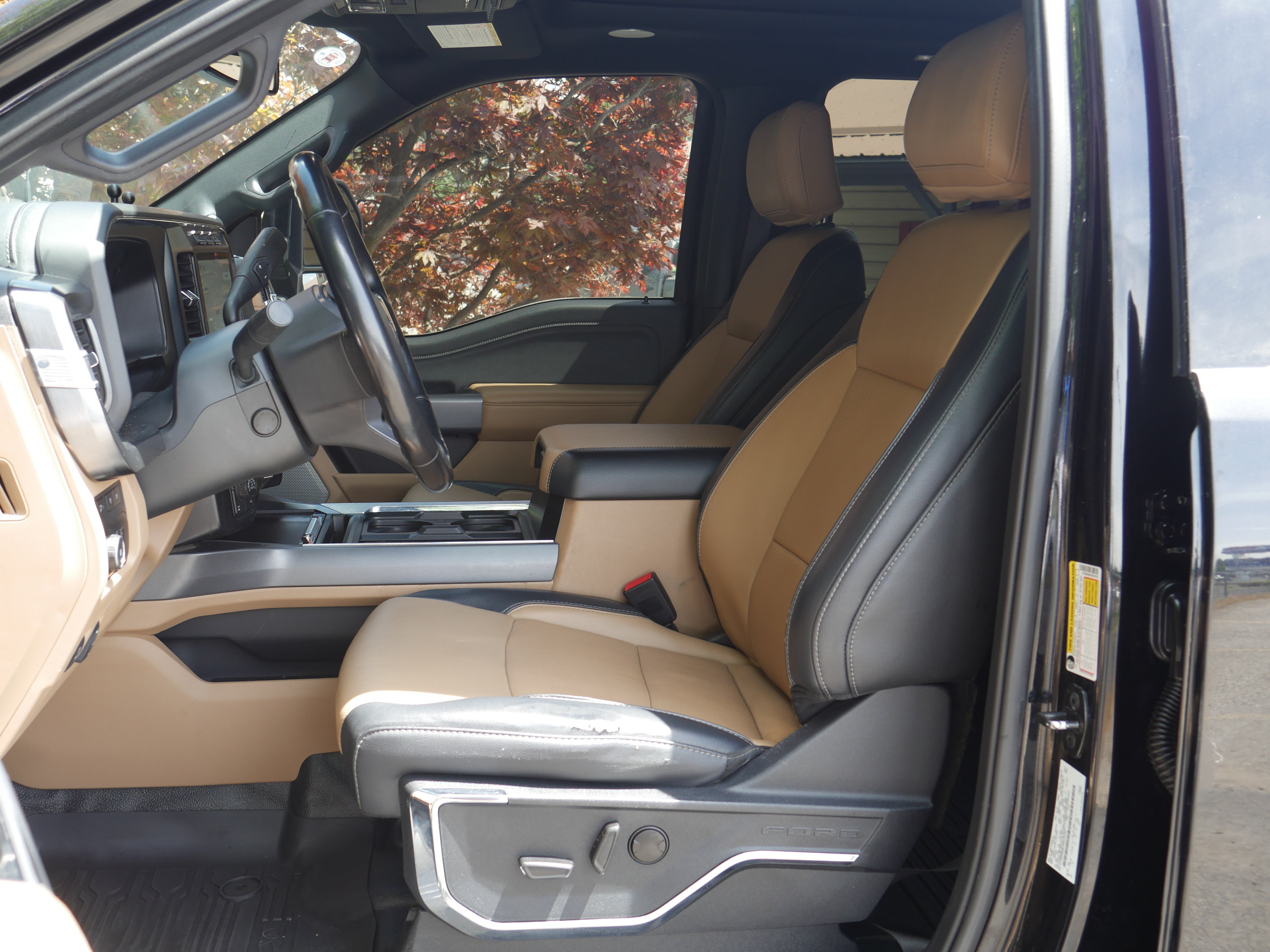 Certified 2023 Ford F250 Lariat w/ Lariat Ultimate Package AWD/4WD image 3