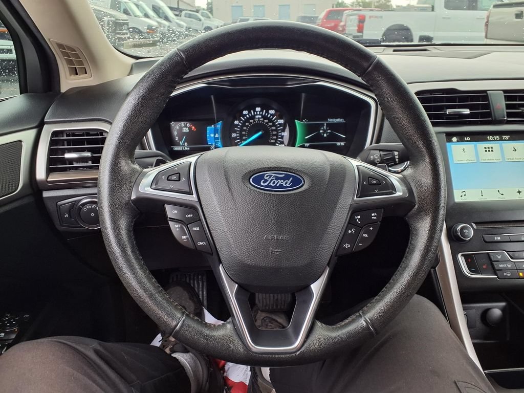 Certified 2018 Ford Fusion SE w/ Fusion SE Technology Package FWD image 19