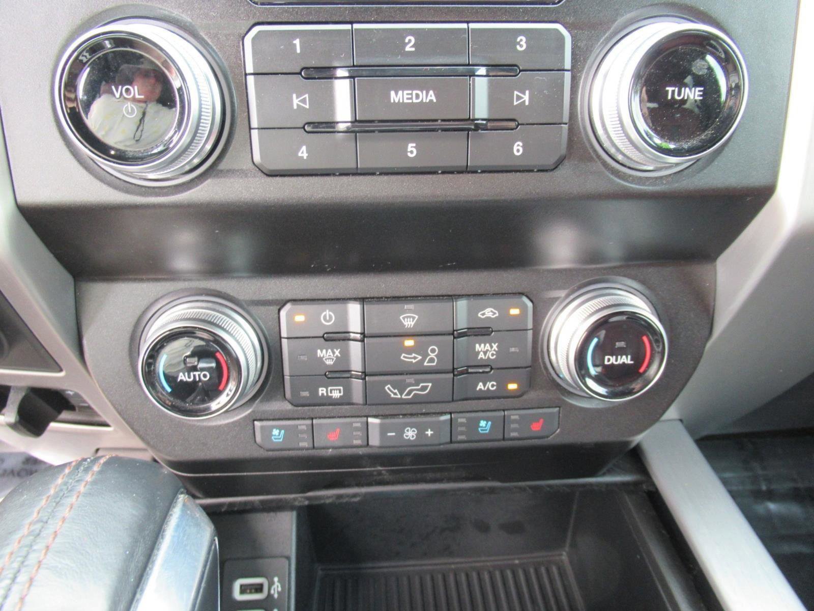 Certified 2020 Ford F150 Platinum w/ Equipment Group 701A Luxury image 30