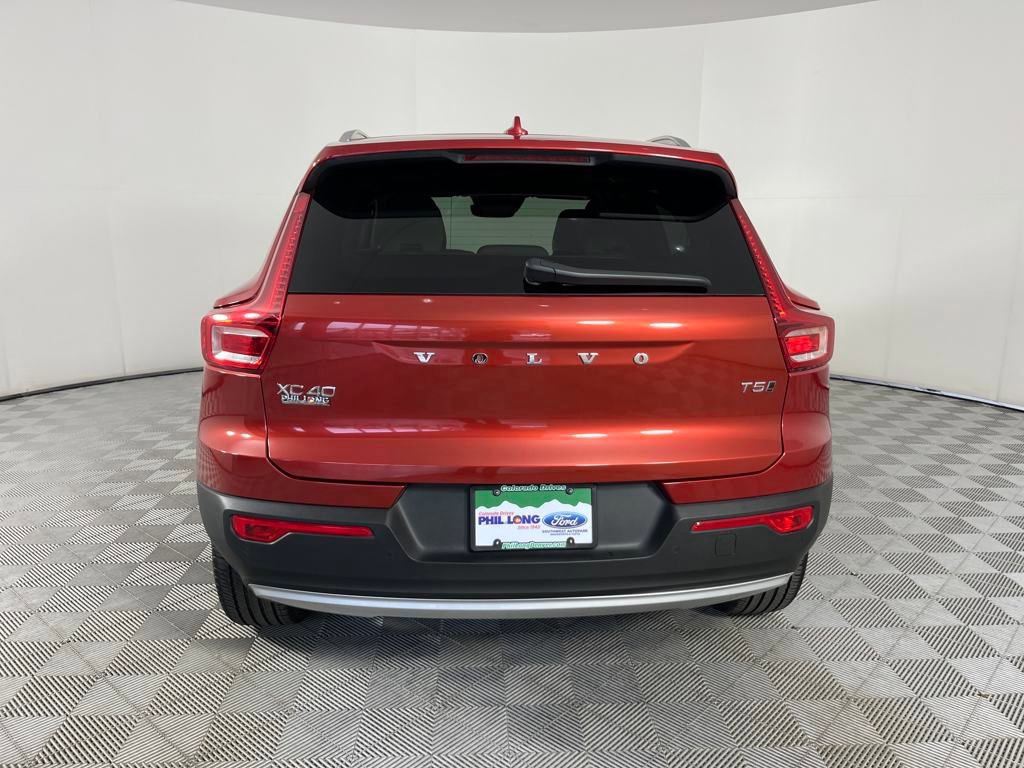 Used 2022 Volvo XC40 T5 Inscription image 4