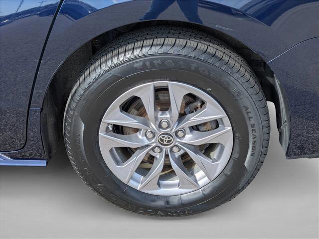 Used 2022 Toyota Sienna XLE AWD/4WD image 25