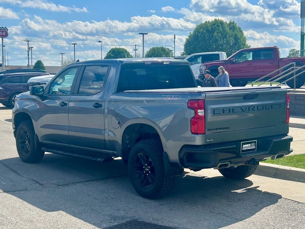 Used 2022 Chevrolet Silverado 1500 LT Trail Boss w/ LPO, Dark Essentials Package AWD/4WD image 4