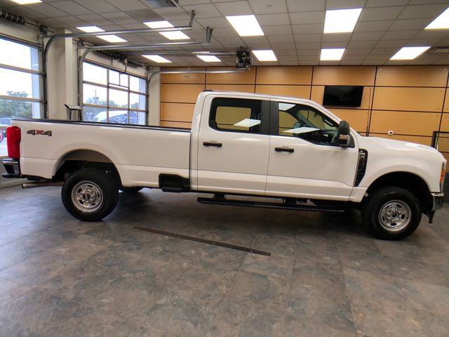 Certified 2023 Ford F350 XL w/ Snow Plow/Camper Package AWD/4WD image 8