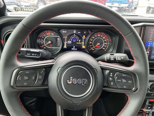Used 2024 Jeep Wrangler Rubicon w/ Technology Group AWD/4WD image 25