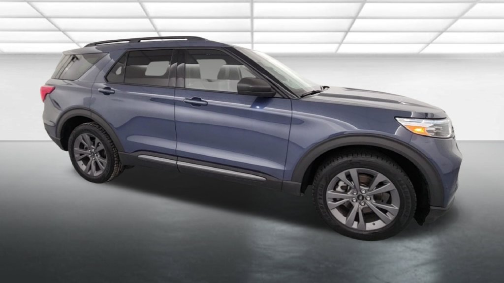 Certified 2021 Ford Explorer XLT w/ Equipment Group 202A AWD/4WD image 9