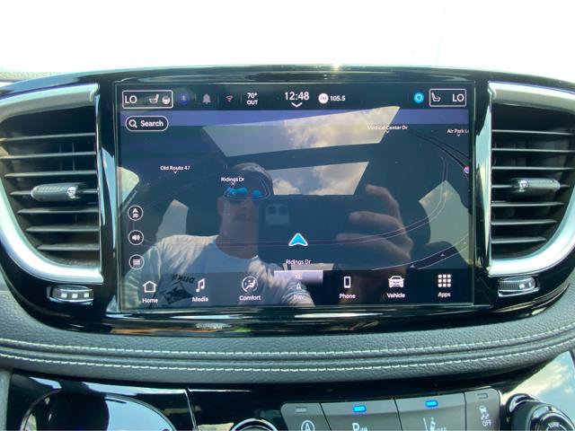 Used 2025 Chrysler Pacifica Limited FWD image 37