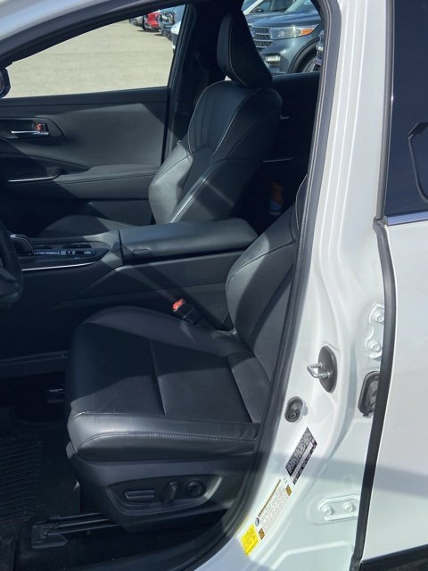 Used 2023 Toyota Crown Platinum image 5