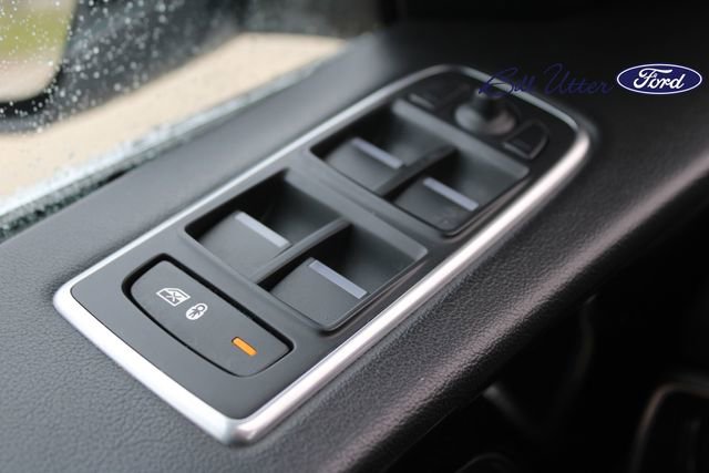 Used 2020 Jaguar F-PACE 25t image 21