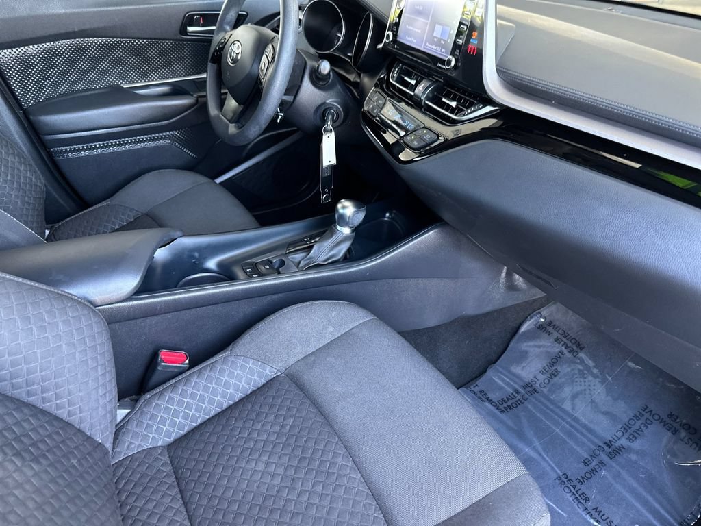 Used 2021 Toyota C-HR LE FWD image 15